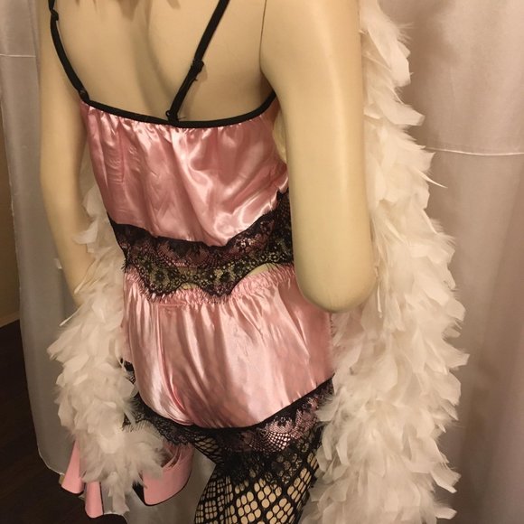 ADORABLE cotton candy pink satin hello kitty lingere and jewlery set! - Picture 9 of 17